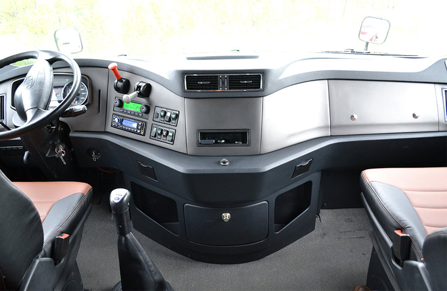 卡車(chē)儀表臺(tái)