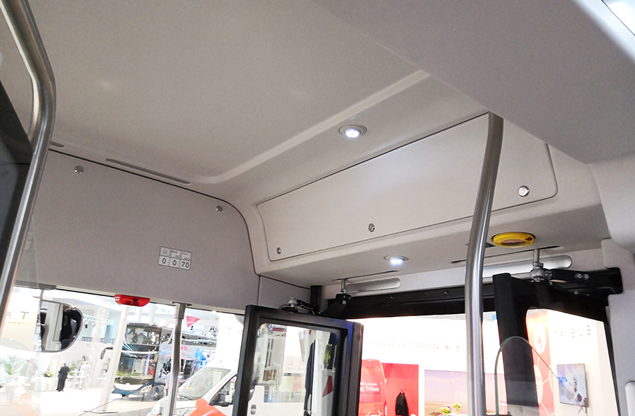 公交車頂內飾
